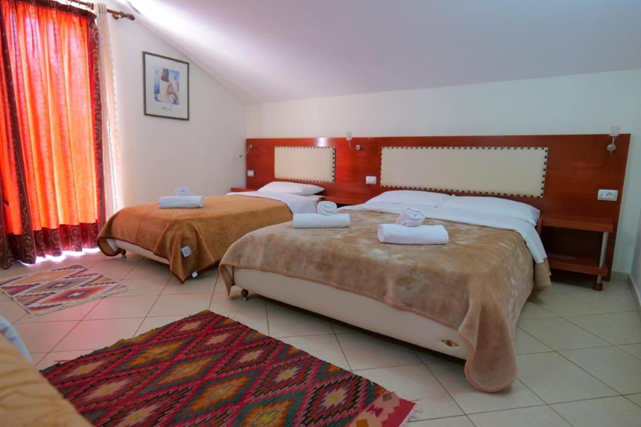 Hotel Veli Sarande Ngoại thất bức ảnh