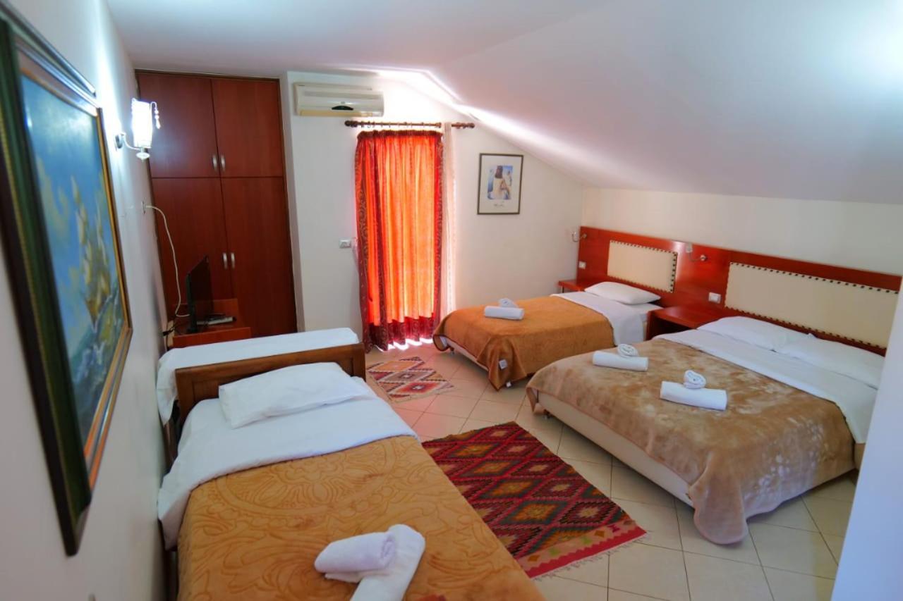 Hotel Veli Sarande Ngoại thất bức ảnh