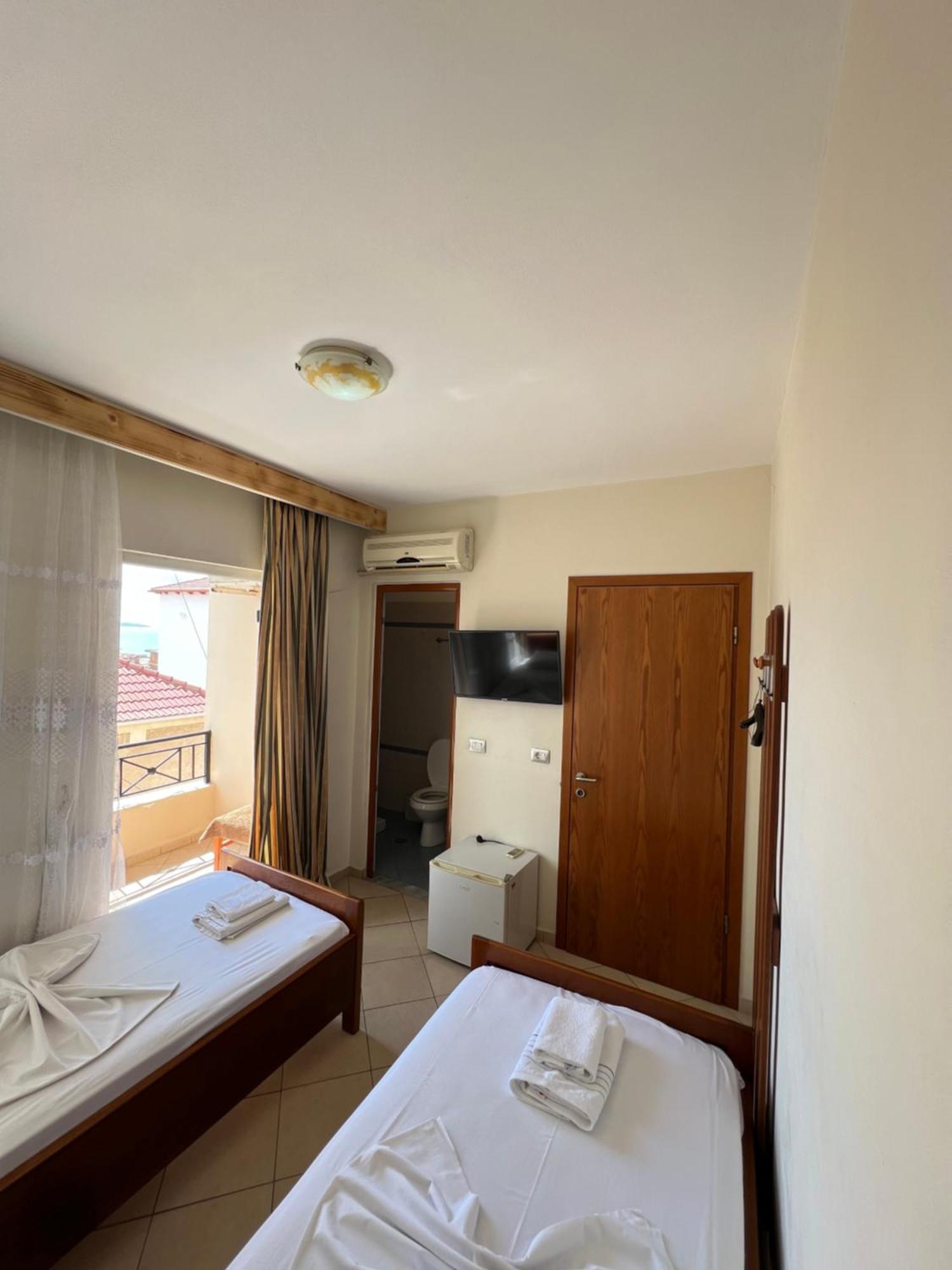 Hotel Veli Sarande Ngoại thất bức ảnh