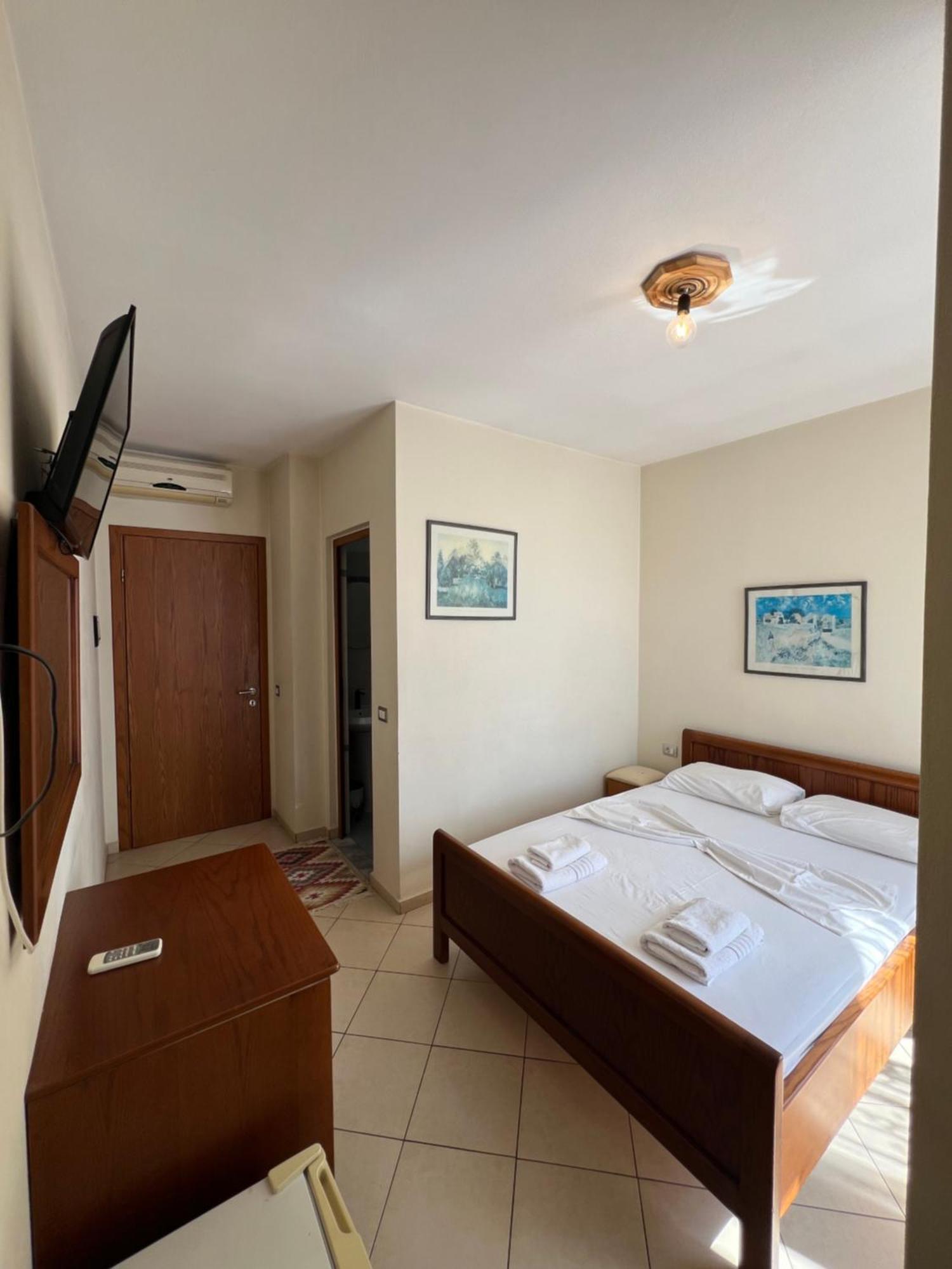 Hotel Veli Sarande Ngoại thất bức ảnh