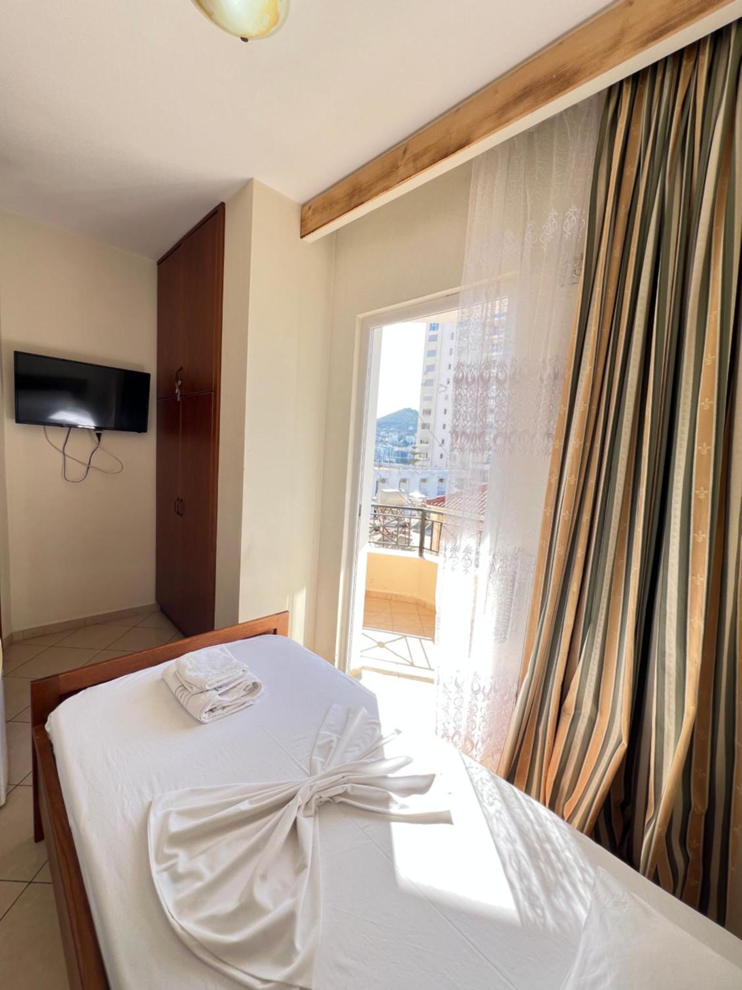 Hotel Veli Sarande Ngoại thất bức ảnh