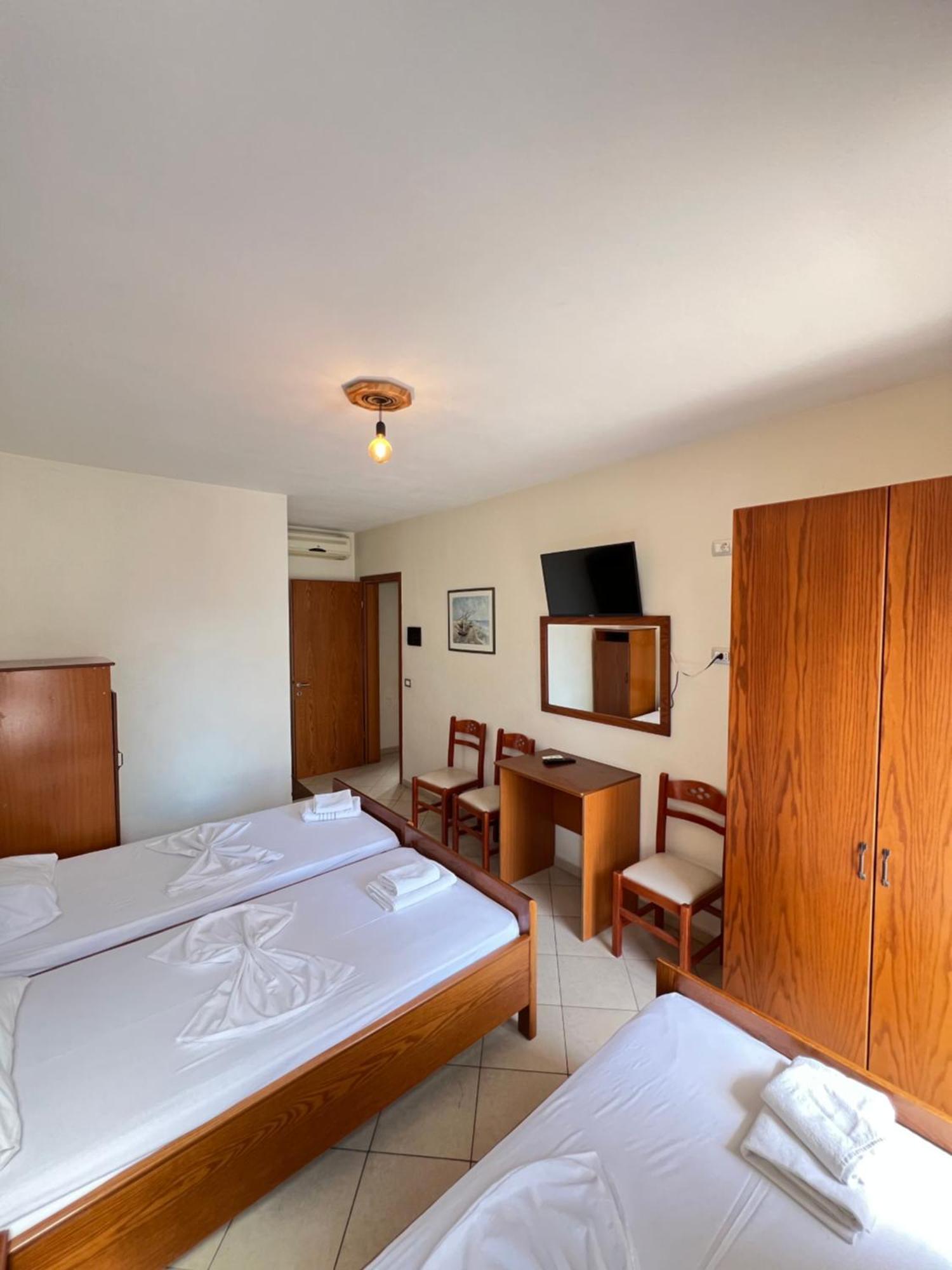 Hotel Veli Sarande Ngoại thất bức ảnh
