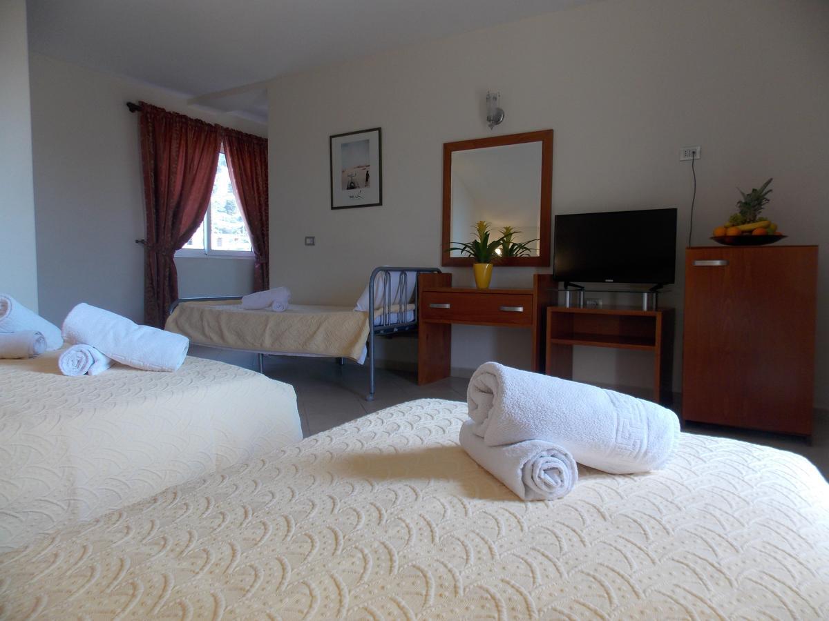 Hotel Veli Sarande Ngoại thất bức ảnh