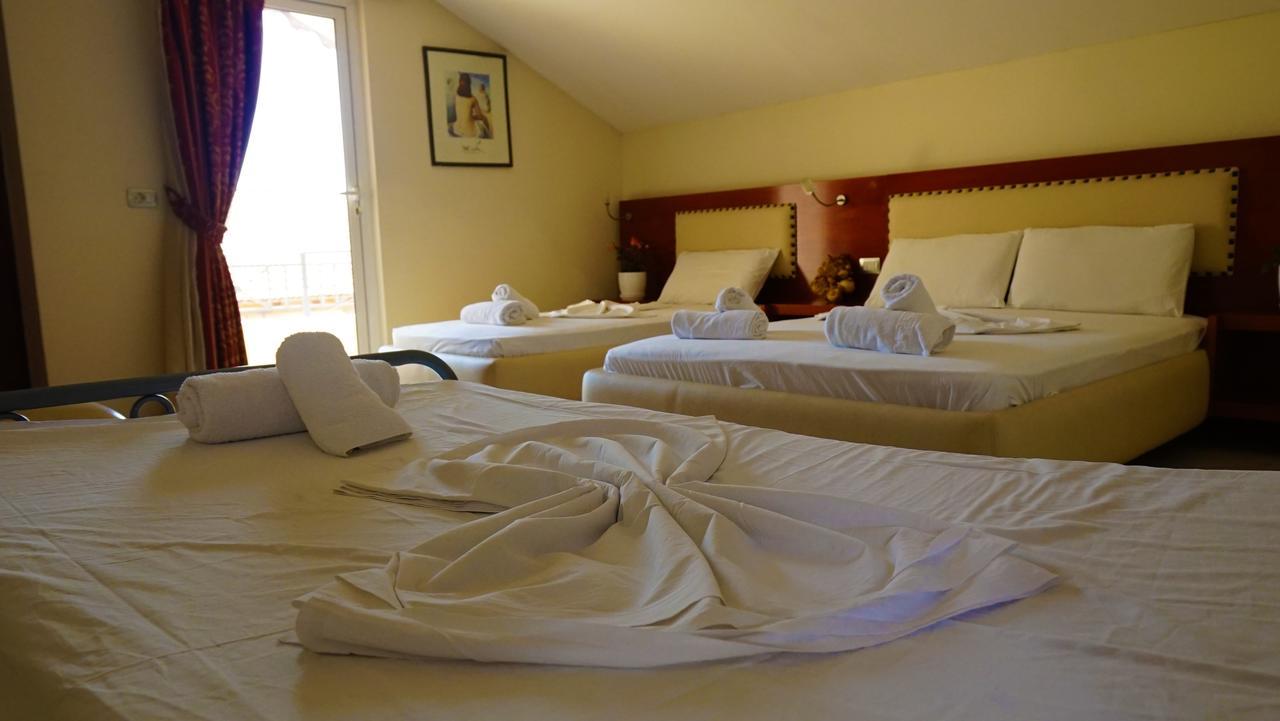 Hotel Veli Sarande Ngoại thất bức ảnh