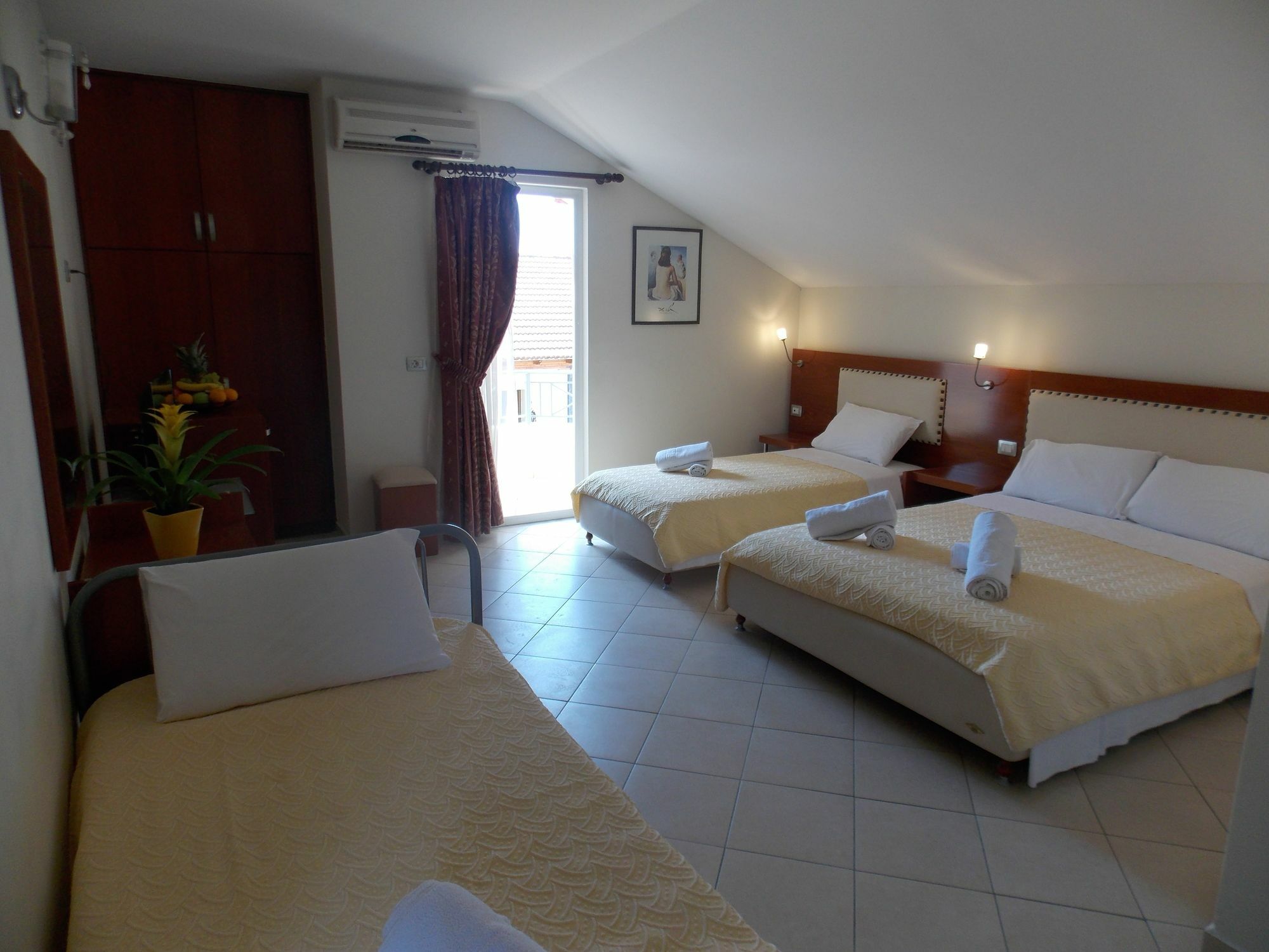 Hotel Veli Sarande Ngoại thất bức ảnh