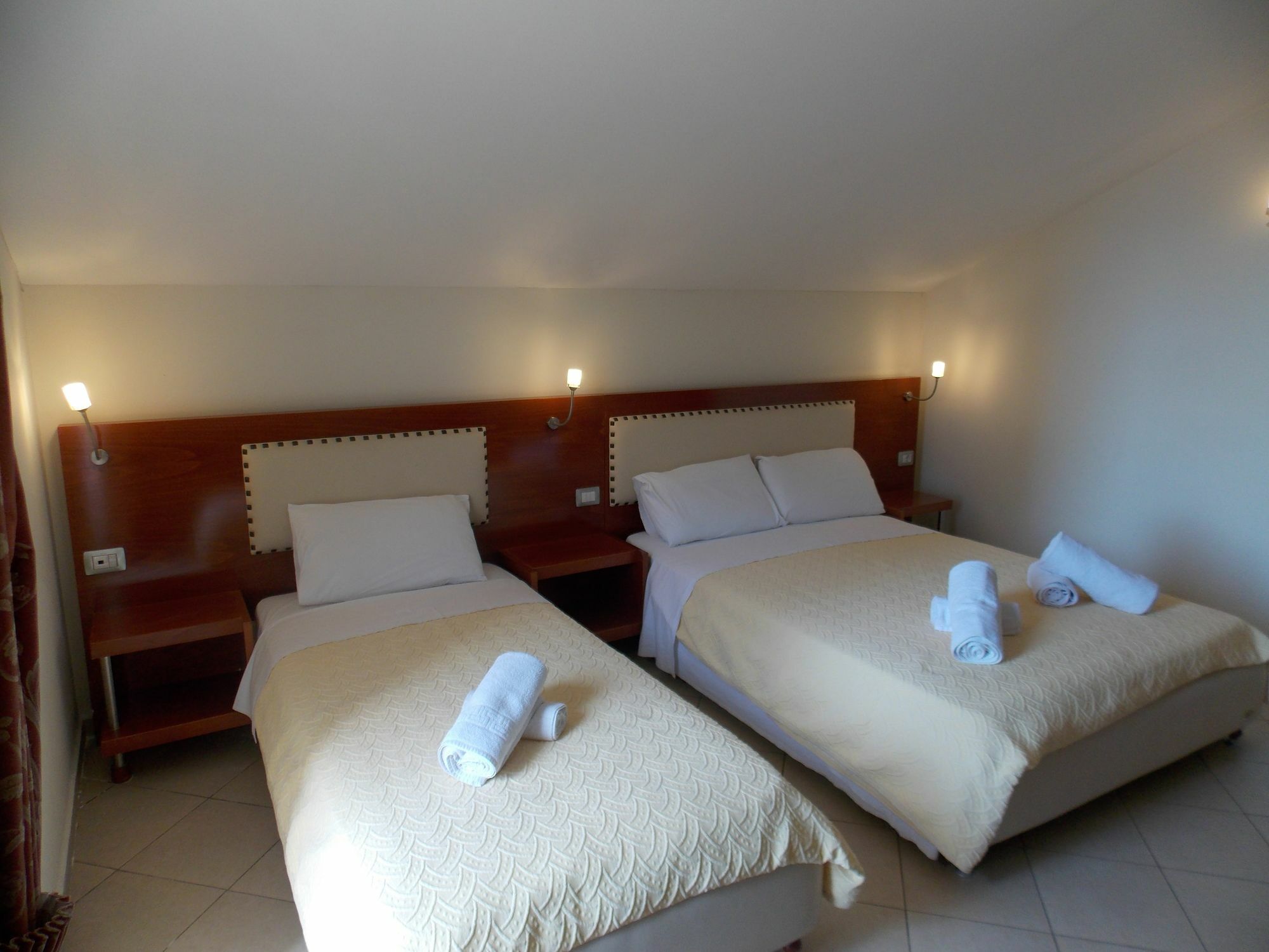 Hotel Veli Sarande Ngoại thất bức ảnh