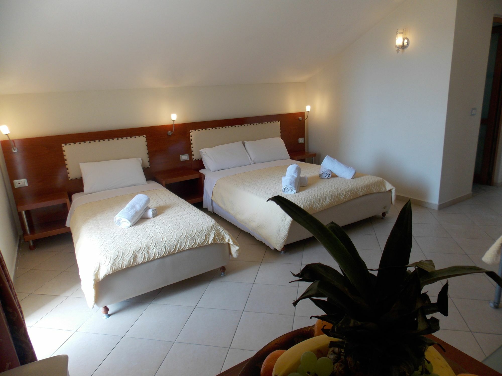 Hotel Veli Sarande Ngoại thất bức ảnh